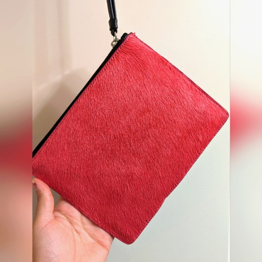 Punto Fibbia Cowhide Wristlet